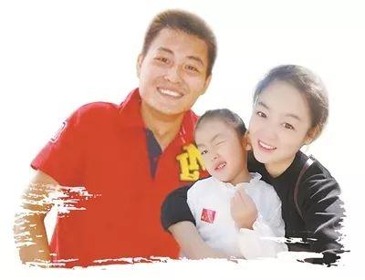 飞行员张超走了,妻子张亚"学会了让自己发光"