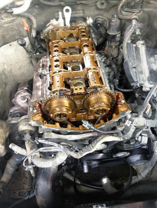 奔驰e260的正时链条怎么拆装 图 抬缸盖