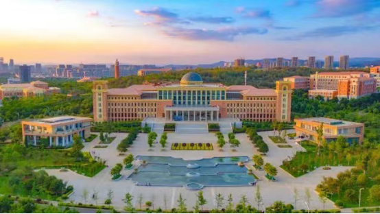 (图源:云南大学官微) 昆明理工大学图书馆 昆明理工大学图书馆建馆近