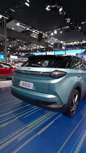 嗨ev带你一分钟了解新势力电动suv-哪吒u     
