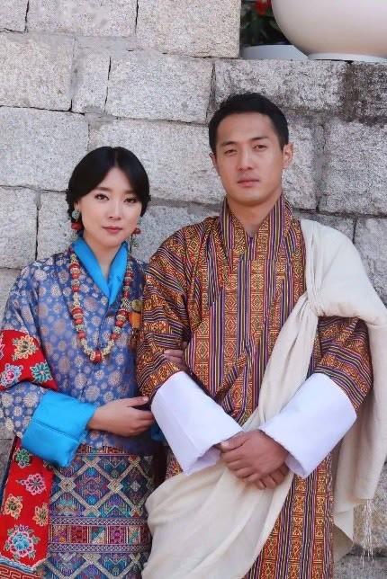 对于这样一场"亲上加亲"的婚礼,不丹国王旺楚克非常开心.