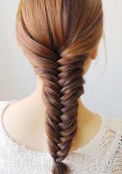 2中挑出来的.4,这样一直加股编发,鱼骨辫就完成了700_1000 竖版 竖屏