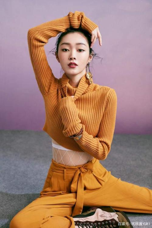 宋轶的身材有多好?抹胸裙撑得好满,完美腰臀比在女星