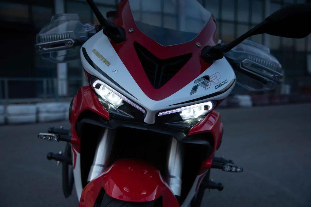 品鉴中国首款四缸600排量赛车qjmotor赛600