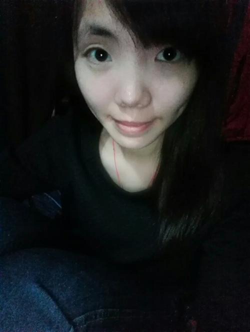 请问,同学看到我发的图片,说很少看见真人比自拍漂亮的,是夸我呢,还是