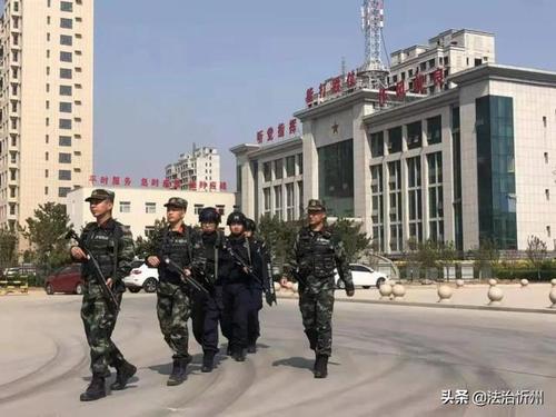 定襄县公安局联合武警定襄中队开展武装联勤巡逻活动
