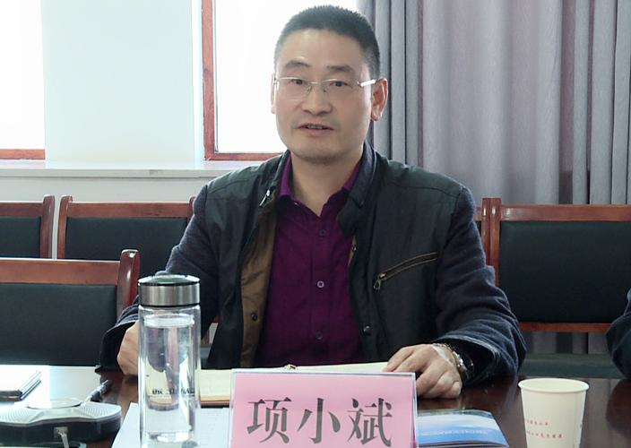 项小斌要求,各单位各社区要坚持目标导向,加快推进5g建设进度,全面