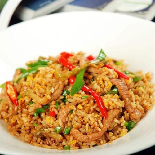 榨菜肉丝蛋炒饭