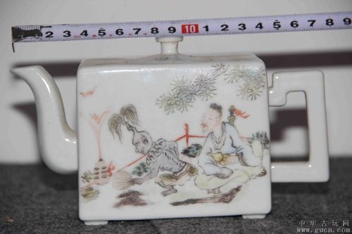 余子明浅降彩四方襄器壶