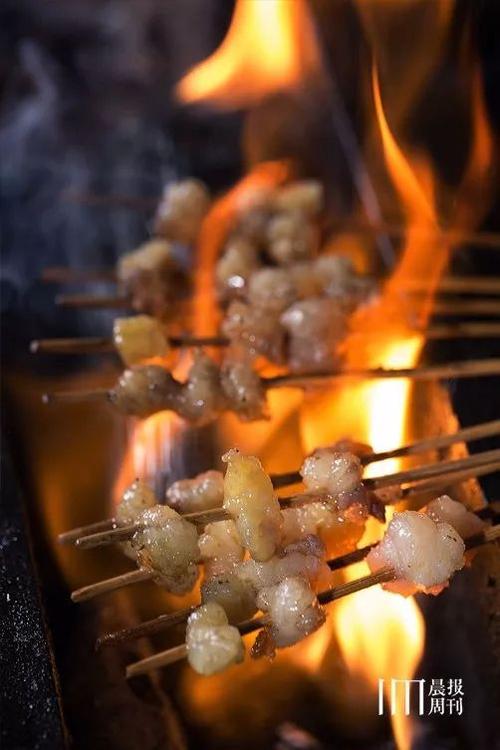 拥有60多道爆款的湘西小串,长沙食肉老饕都靠它来暖胃