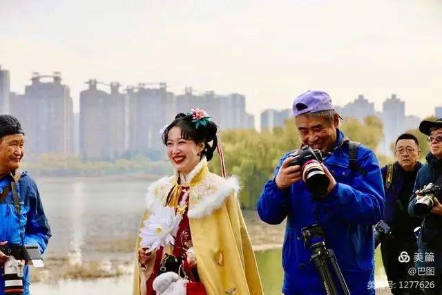 洛阳冬日里的靓丽风景,洛浦公园汉服美女秀