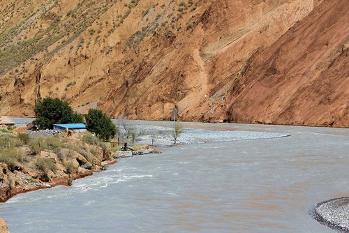 标题:新疆玛纳斯河流域