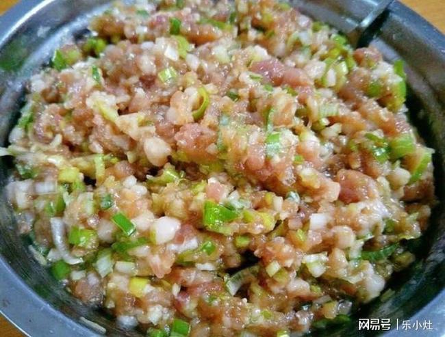 各种饺子馅详细步骤,掌握这几点,肉馅鲜香,不腥不腻