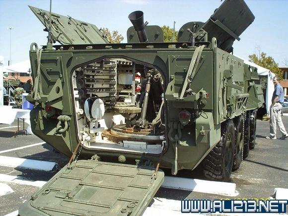 ↑美国人的敌人最终还是外星人   史崔克装甲车(stryker