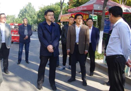 嘉祥县人民政府 政务要闻 县领导视察创建国家卫生