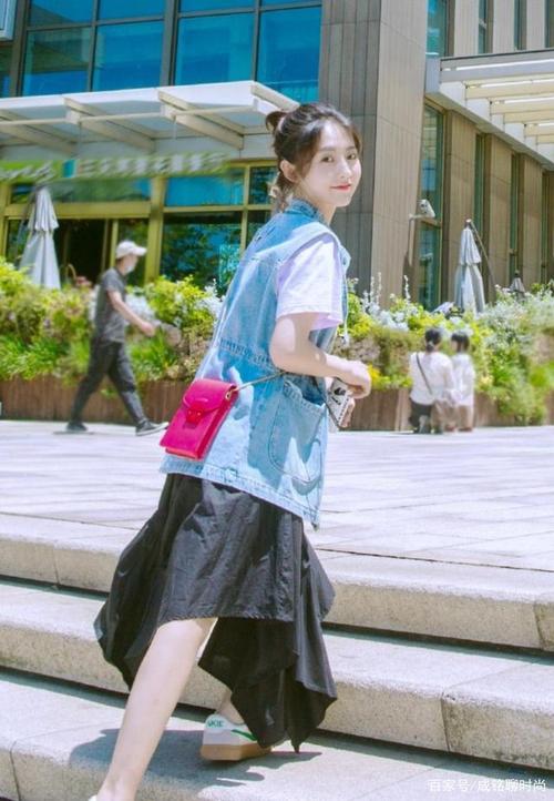 邢菲不仅擅长表演,穿搭更是少女感满满,不愧是校园剧