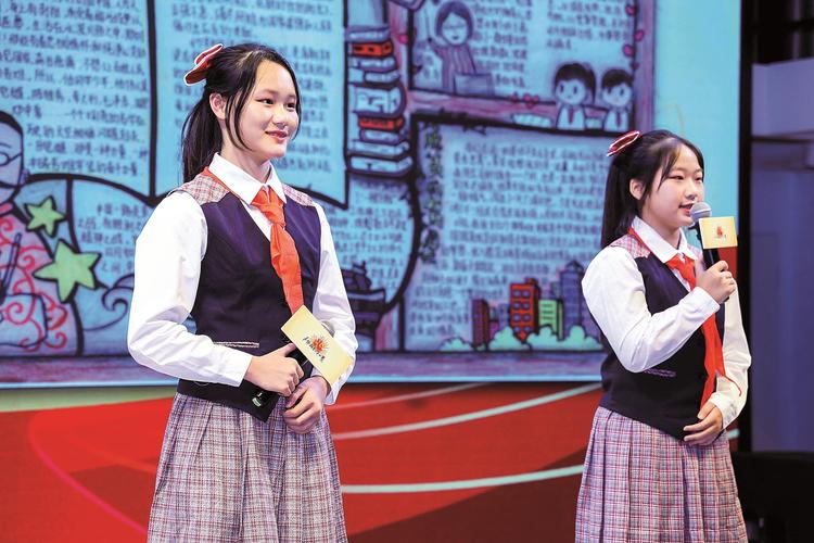 他说,从参加手抄报大赛之初,他脑中浮现的就是梁启超笔下的《少年中国