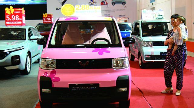 挤掉特斯拉封王五菱宏光再出2万多元电动神车