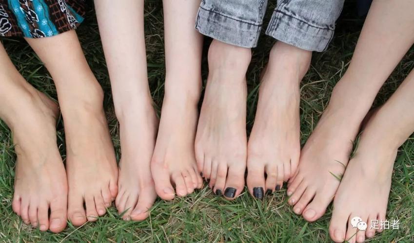 美女一起秀美足底比脚丫(39p)