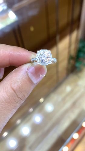 hw 海瑞温斯顿钻戒 太美了_钻戒_婚姻_bell怎么样_荧光_钻石_18k金