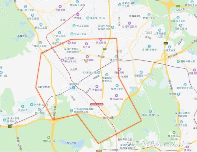 西临南山区桃源街道,以山和水库为主;南临福田梅林街道,香蜜湖片区;北