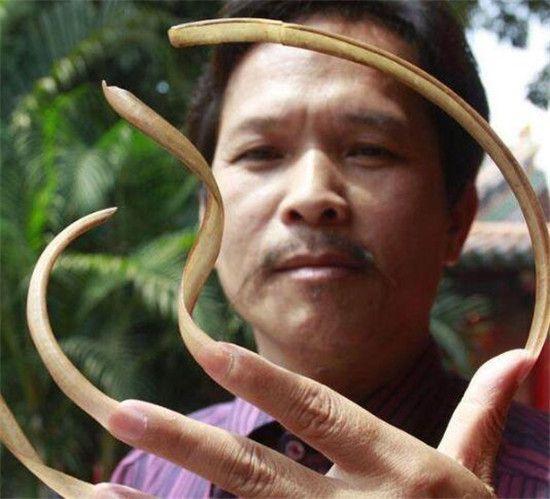 他15年养出中国最长指甲,遭妻子强烈反对,有人出价9万还不卖!