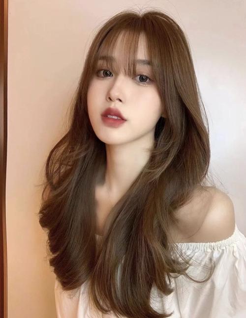 长脸女生适合发型(适合长脸的发型有哪些短发)