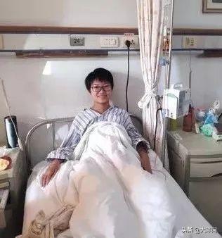 15岁女孩患上骨癌她却笑着说人间值得