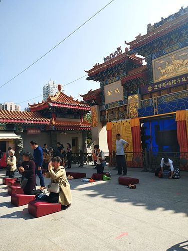 黄大仙祠占地面积不大,40分钟足以转遍
