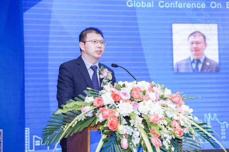 大西安楼宇经济委员会理事长,赛格集团董事局主席 刘耀文