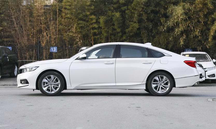 同是本田,雅阁和英诗派差距有多大?一个抢手,一个却无