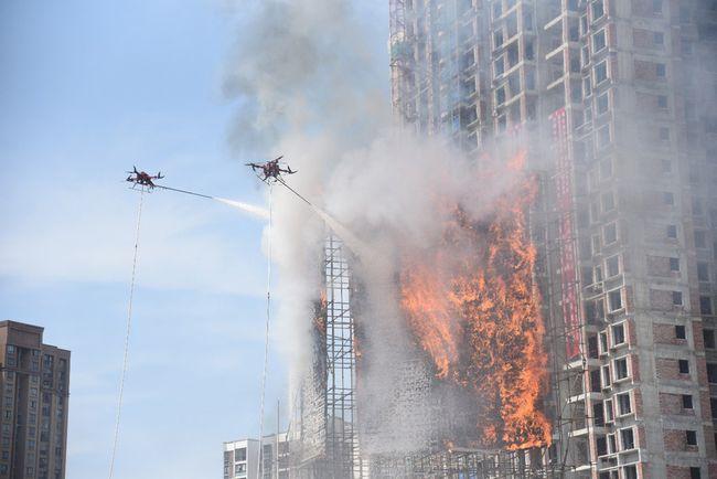 大连大裤衩大楼着火直升机参与救援遇到高层火灾该怎么办