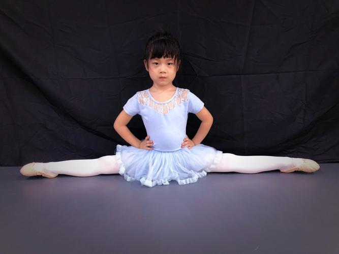 舞蹈摄影_舞蹈_摄影_拍照_儿童舞蹈拍照姿势_萌娃