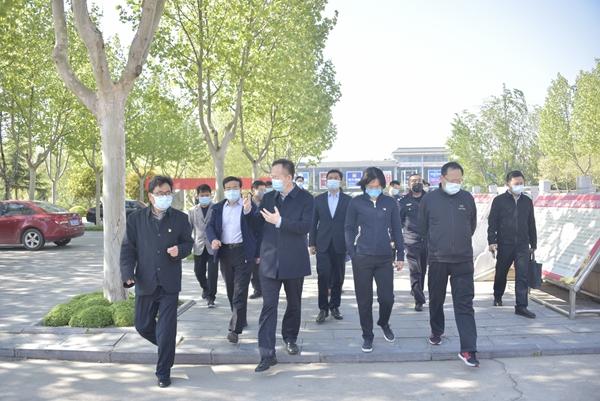 杨金军调研学校复课复学工作