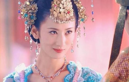 古装剧中5大女星戴珠子杨紫美艳冷酷而她简直就是行走的吊灯