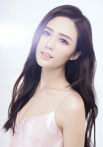 腾讯娱乐讯 青年演员汤晶媚今年在荧屏上格外夺人眼球,此前在电视剧