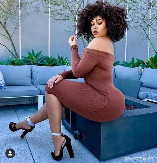 时尚的大码超模穿搭有范,拍照也很美!