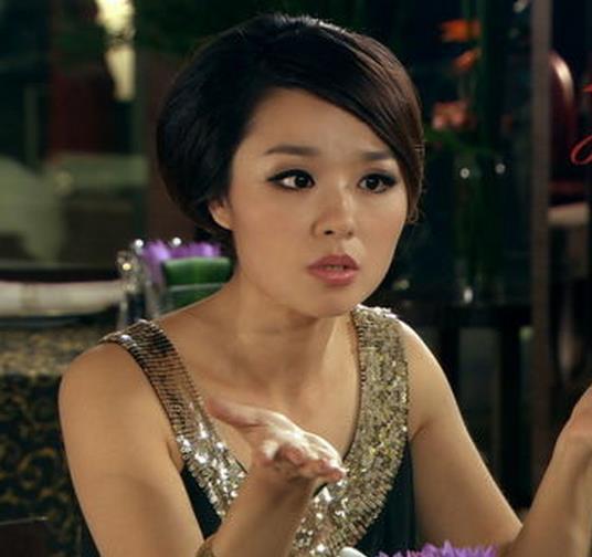 11.榕榕 饰 lisa榕