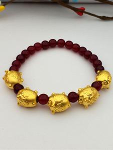老凤祥和新款欧币镀999黄金手链越南沙金生肖金猪石榴石红玛瑙手