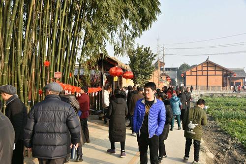 2019年正月初一,郫都区唐昌先锋村,农夫记忆广场,举行农夫闹新春民俗