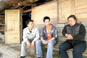 万州小伙考到青川灾区当村官