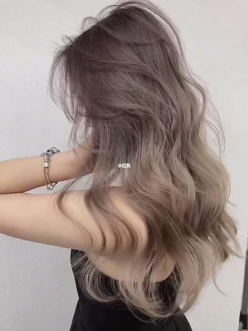 潮色渐变,高级感染发_染发_发色_肤色_挂耳染_百搭_发