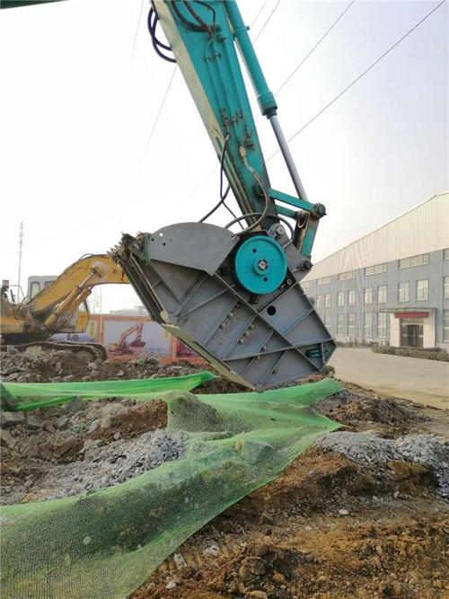 挖掘机破石子斗挖机粉碎石头