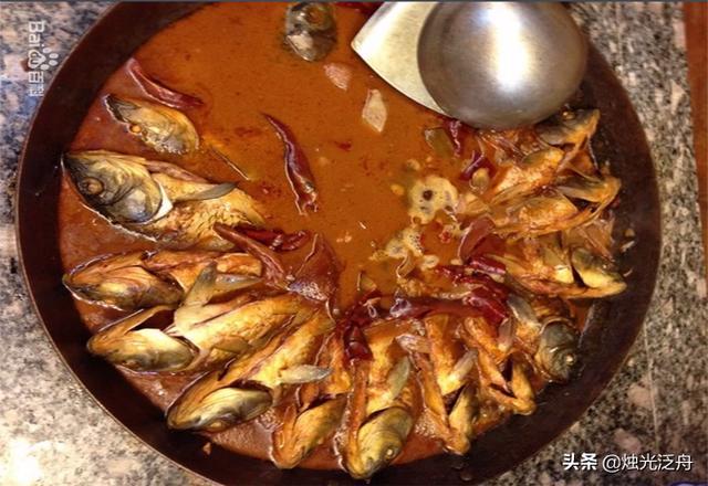 美食推荐:铁锅酱炖鱼,肉皮烧海带,脆皮烧白制作方法