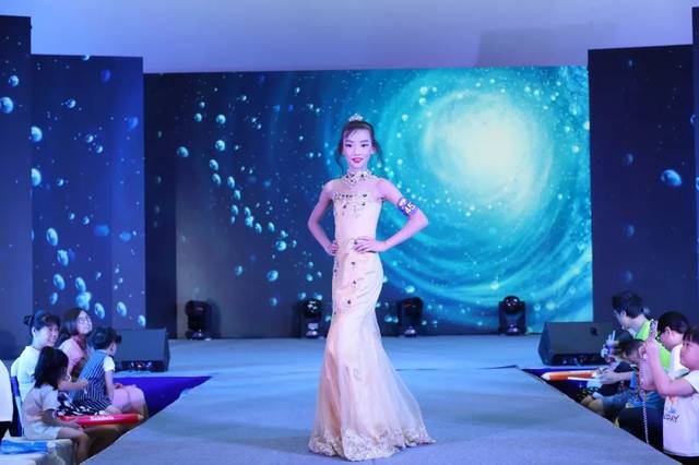 洪雅漩 泉州东海泰禾广场首届少儿才艺大赛 最佳活力奖 晋江电视台