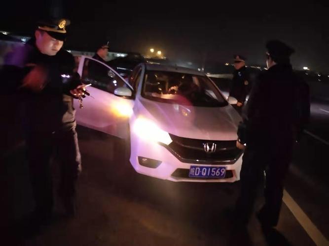 市运管处稽查处依法查扣涉嫌非法营运车辆