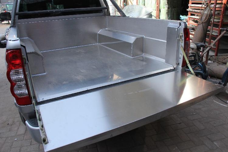 包邮 尾箱宝 车厢保护盒 钢铁后箱宝 江淮帅铃t6皮卡车钢板货箱宝