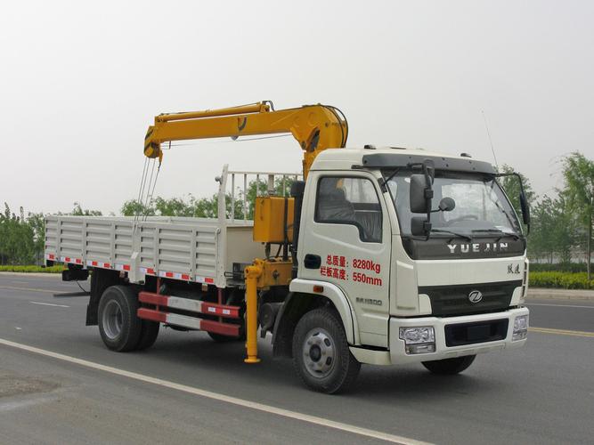 东风5吨三节臂随车吊厂家 5吨随车吊 东风随车吊