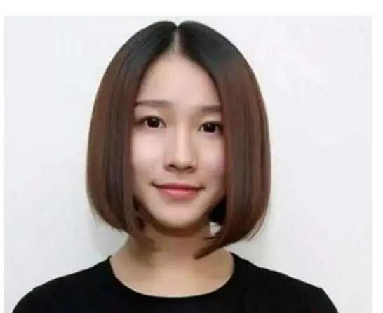 15款圆脸女生适合的短发发型,减龄瘦脸,提升气质!
