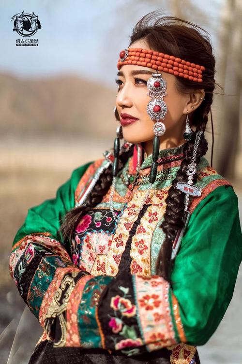 穿科尔沁蒙古服饰,原来这么美!